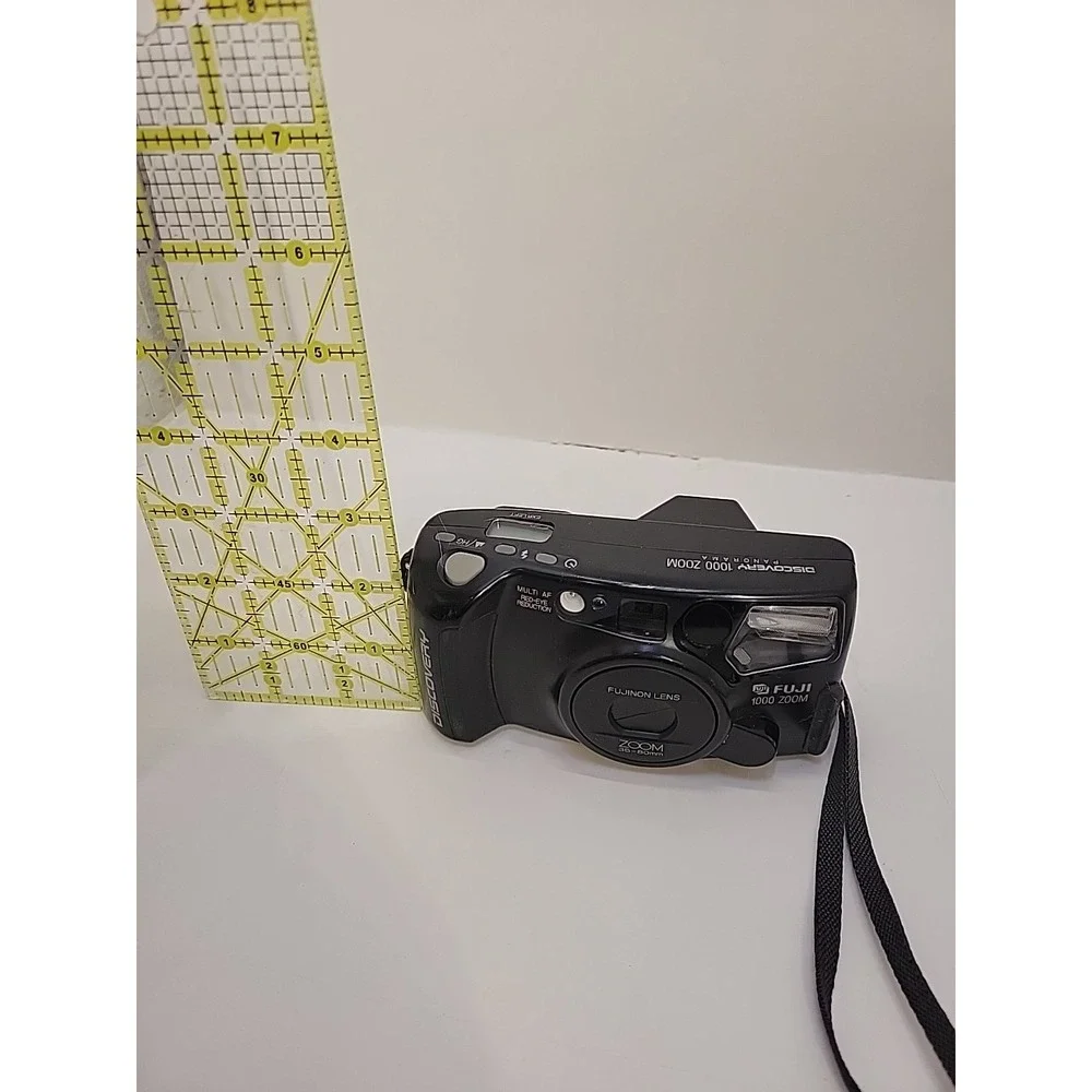 Fuji Discovery 1000 Zoom 35mm Film Camera Multi AF Fujinon 35-80mm Point